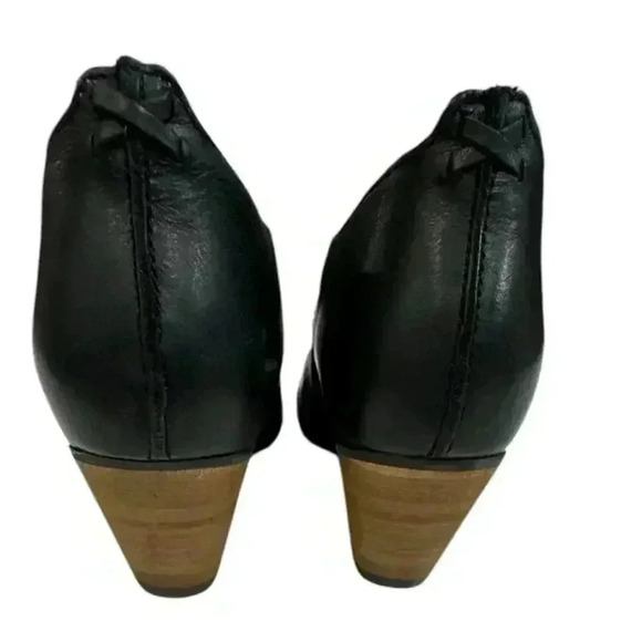 OLUKAI WOMEN'S HO'OU'I Black leather Heeled Slip On Ankle Bootie Size W6 - Picture 4 of 11